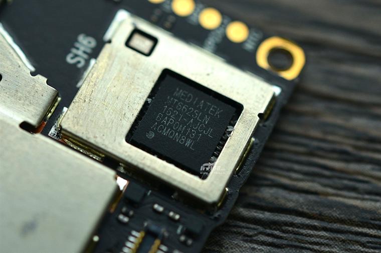 5000mAh內置安全加密芯片！金立M6拆解：2699元