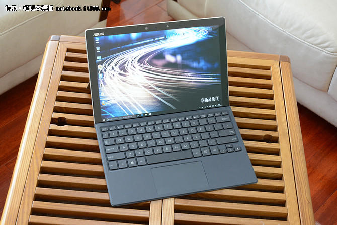 概述及外觀：標準的二合一產品