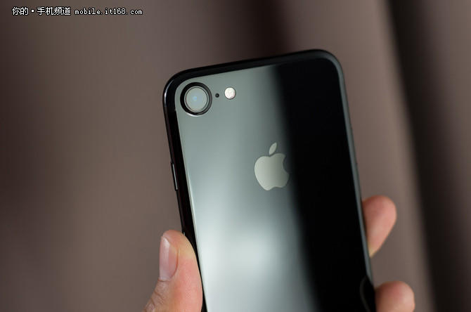 iPhone 7評測——是否值得購買》？