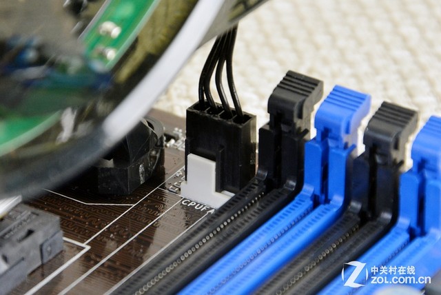 回歸主流玩家定位 AMD定制主機裝機解析 