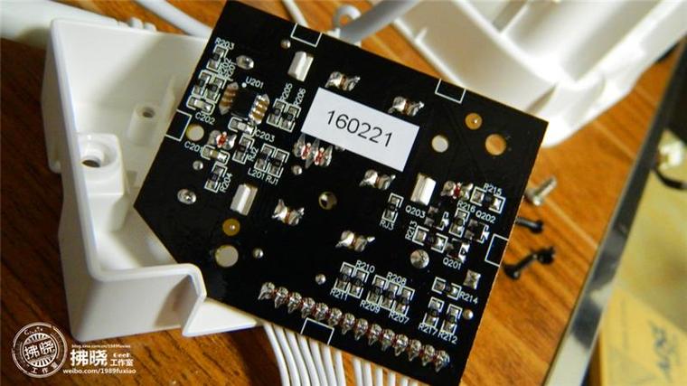 小米廚下式凈水器全拆解:做工精深 構(gòu)造雜亂 小米廚下式凈水器全拆解:做工精湛 構(gòu)造復(fù)雜