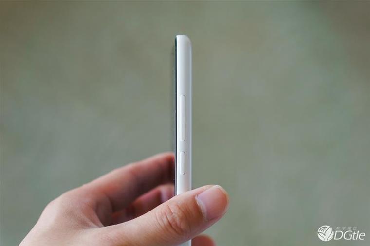 顏值加速度！599元魅藍3上手評測