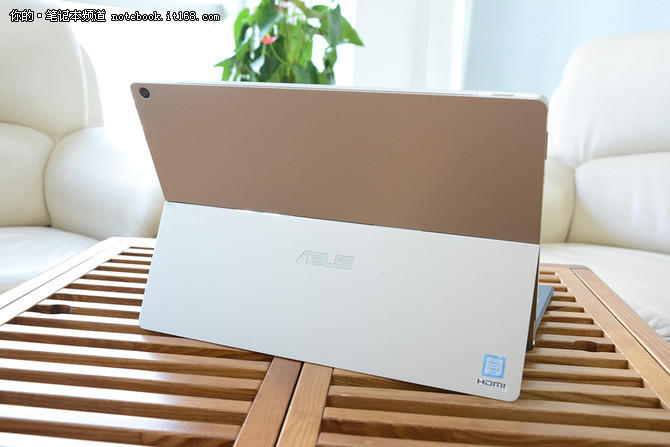 概述及外觀：標準的二合一產品