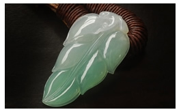 天然翡翠掛件--老坑冰糯種清雅淺綠細膩潤澤圓潤飽滿雙面精雕一葉知心