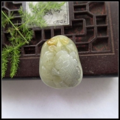 純天然新疆和田玉油潤原石帶皮俏色如意金蟾吊墜