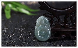 天然翡翠掛件--老坑冰糯種淺綠均色雙面精雕福在眼前