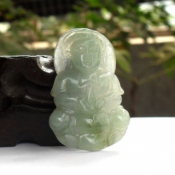 冰瑩清透緬甸翡翠玉油青飄花玉觀(guān)音掛件