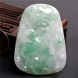 天然翡翠掛件--老坑冰糯種淺綠飄花細膩瑩潤精致浮雕魚戲蓮葉間