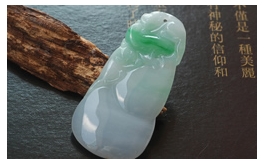 天然翡翠掛件--老坑糯種瑩白底伴淺陽綠飄花極細膩均勻雙面精雕瑞獸福瓜