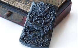 天然翡翠掛件--老坑糯種墨翠局部拋光精工雙面細雕威武龍牌