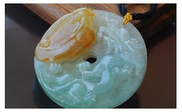 天然翡翠掛件--老坑冰種清雅淺藍(lán)綠伴鮮潤黃翡俏色巧雕圓佩祥龍如意