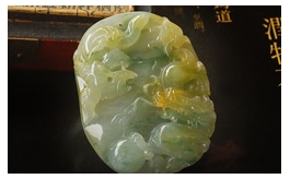 天然翡翠掛件--精品老坑冰種清雅飄藍花伴鮮潤黃翡極細膩均勻水潤晶瑩厚實大氣古樸精巧浮雕龍鳳呈祥