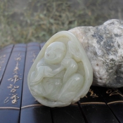 和田玉帶糖如意童子福瑞祥和手把件