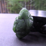 精美天然新疆和田玉碧玉招財(cái)金蟾吊墜