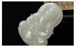 天然翡翠掛件-大氣凝重老坑冰種嫩綠觀音