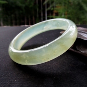 精品天然冰種岫巖玉清新水潤玉手鐲
