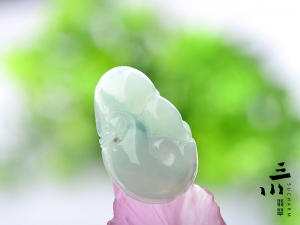 特價糯種豆綠天然A貨翡翠瑞獸吊墜