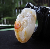 和田玉帶俏色富貴有魚吉祥雕件/玉魚吊墜/和田玉掛件魚