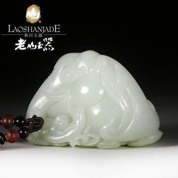 和田玉羊脂玉手把件封侯拜相玉質細膩雕工細致帶證書鏈珠