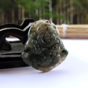 天然獨玉透水料淡粉帶翠色玉佛項墜
