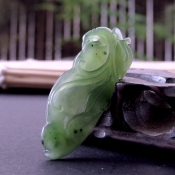 精美通透波菜綠碧玉四季豆吊墜