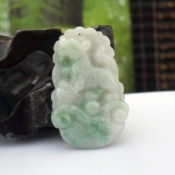 緬甸翡翠玉飄綠花十二生肖狗掛件