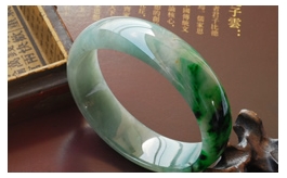 天然翡翠手鐲--牡丹花開精品老坑冰糯種鮮艷濃綠變幻獨特高雅貴氣超寬厚圓鐲(60)