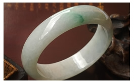 天然翡翠手鐲--老坑糯種清雅淺綠細潤晶瑩圓潤厚裝富貴圓鐲(63)