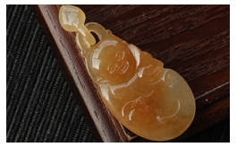 天然翡翠掛件--頂品老坑冰種金翡活環(huán)心扣如意童子