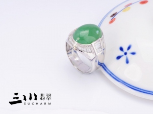 18K白金鉆石冰糯種天然A貨翡翠蛋面戒指