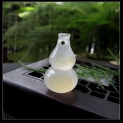 純天然冰種玉髓起熒光立體小葫蘆吊墜