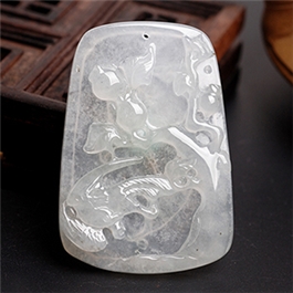 天然翡翠掛件--老坑冰種晶瑩凝潤精工浮雕喜鬧枝頭