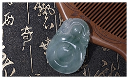 天然翡翠掛件--老坑冰種飄藍花雙面精雕福在眼前