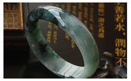 天然翡翠手鐲--老坑冰糯種濃郁飄藍花潤澤晶瑩大氣正裝富貴圓鐲(61)