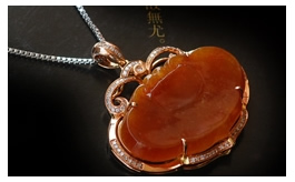 18K玫瑰金鑲鉆天然翡翠掛件--老坑冰種滿色紅翡細(xì)膩均勻水潤晶瑩古韻生香奢華鑲嵌萬事如意