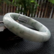純天然緬甸a貨細(xì)潤(rùn)飄花翡翠玉手鐲