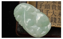 天然翡翠掛件-春意盎然老坑冰糯種瑩潤如意貔貅