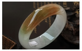 天然翡翠手鐲-老坑冰種淺綠底伴黃翡水潤晶瑩寬版厚裝扁口圓鐲(60)