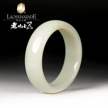 和田玉青白玉手鐲扁圓環(huán)形玉鐲時(shí)尚簡(jiǎn)約