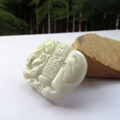精美純天然藍田玉吉象掛件