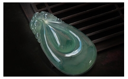 天然翡翠掛件-老坑冰種藍綠極細膩均勻水潤晶瑩飽滿圓潤雙面精雕雙龍戲珠