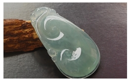 天然翡翠掛件--老坑冰玻種滿色清雅藍綠晶瑩潤透如意