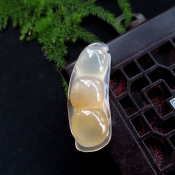 純天然冰種玉髓四季豆飽滿豆莢吊墜