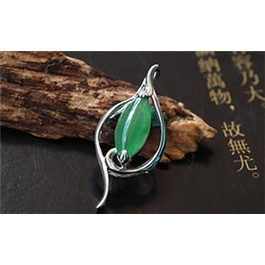 18K白金鑲嵌翡翠掛件--老坑冰種陽綠細潤晶瑩精致鑲嵌吊墜一往情深
