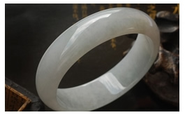 天然翡翠手鐲--老坑冰糯種清雅淺綠細潤晶瑩溫婉韻秀圓潤正裝富貴圓鐲(61)