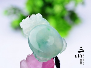 冰糯種翠綠天然A貨翡翠瑞獸吊墜