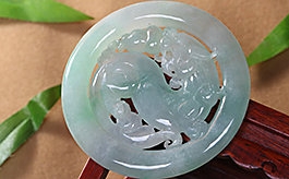 天然翡翠掛件--老坑冰種淺綠均色細(xì)潤(rùn)晶瑩大氣精雕麒麟圓佩