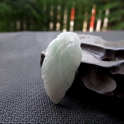 翡翠A貨冰瑩清透玉葉子項(xiàng)墜掛件/翡翠玉樹(shù)葉吊墜/玉葉子項(xiàng)墜/玉緣軒正品