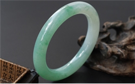 天然翡翠手鐲--老坑冰種清雅淺陽綠水潤晶瑩婉約秀雅經(jīng)典圓條鐲(58)