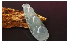 天然翡翠掛件--老坑高冰種滿水飄藍花清瑩潤透精致小巧飽滿四季豆